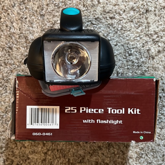 25 Piece Tool Kit with Flashlight. New in box - Picture 3 of 7